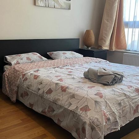 Apartamento Duplex Tres Agreable Et Tres Calme Bruselas Exterior foto